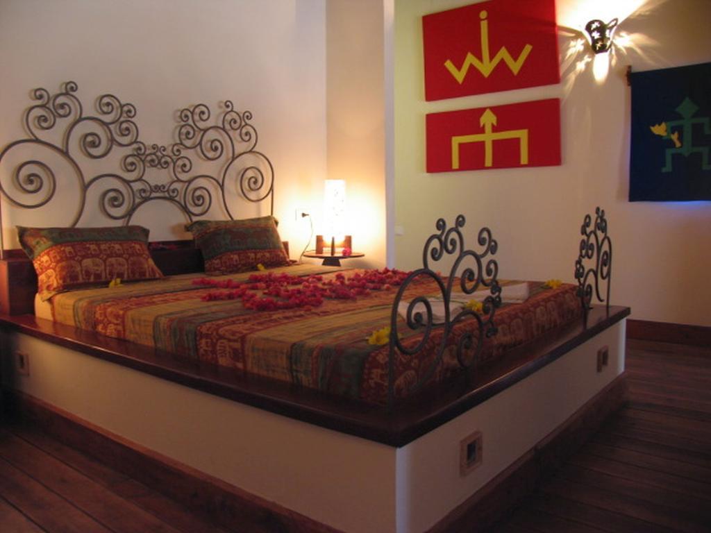 Le Zahir Lodge Ambatoloaka  Kamer foto