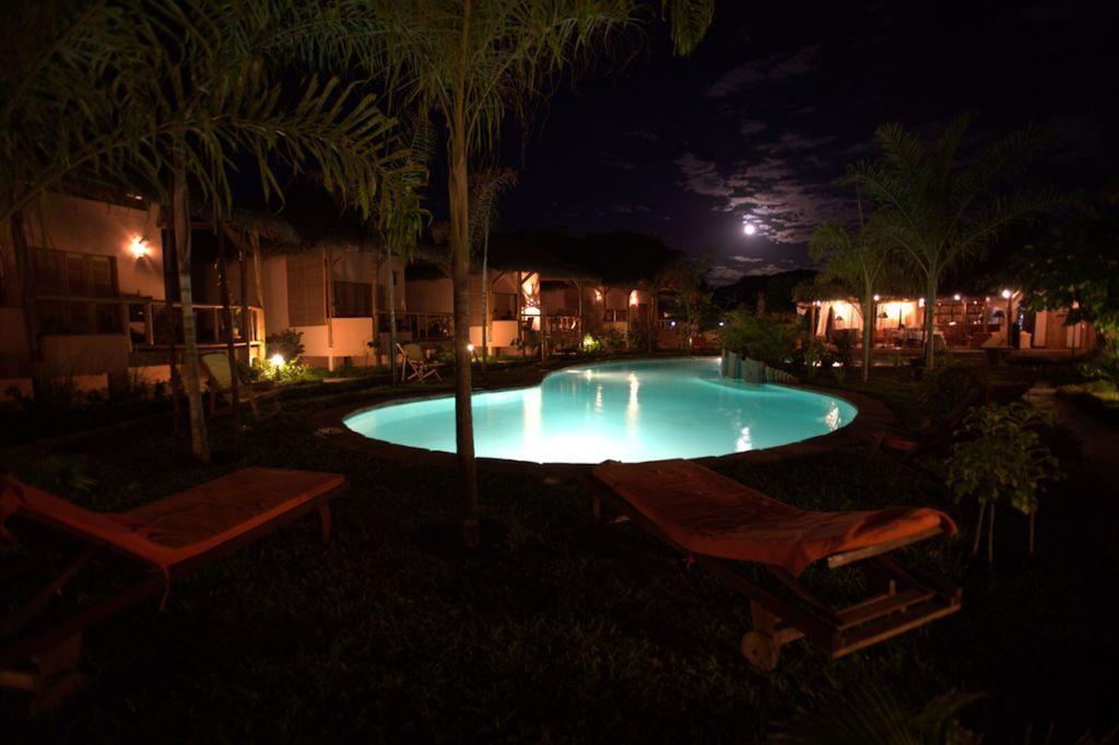 Le Zahir Lodge Ambatoloaka  Buitenkant foto