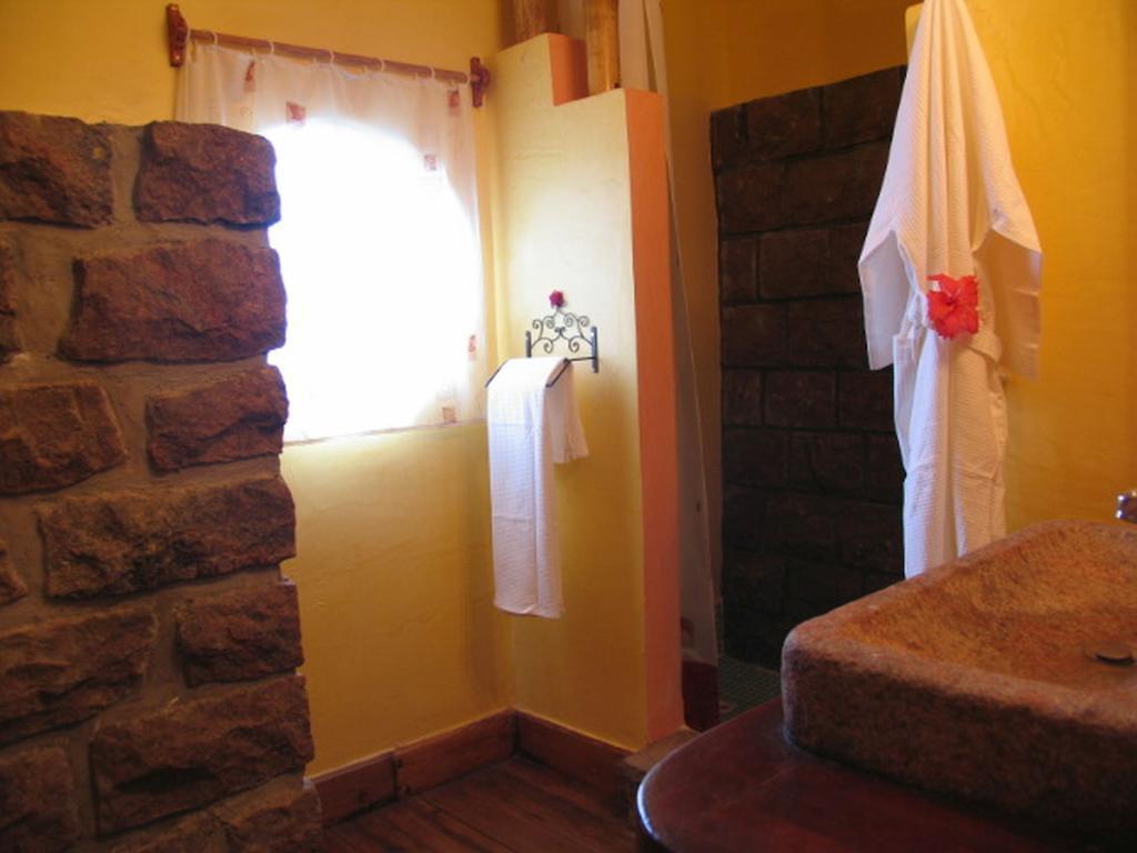 Le Zahir Lodge Ambatoloaka  Kamer foto