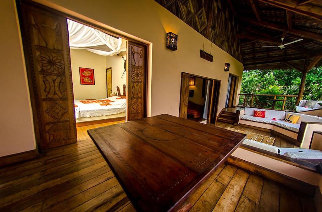 Le Zahir Lodge Ambatoloaka  Kamer foto