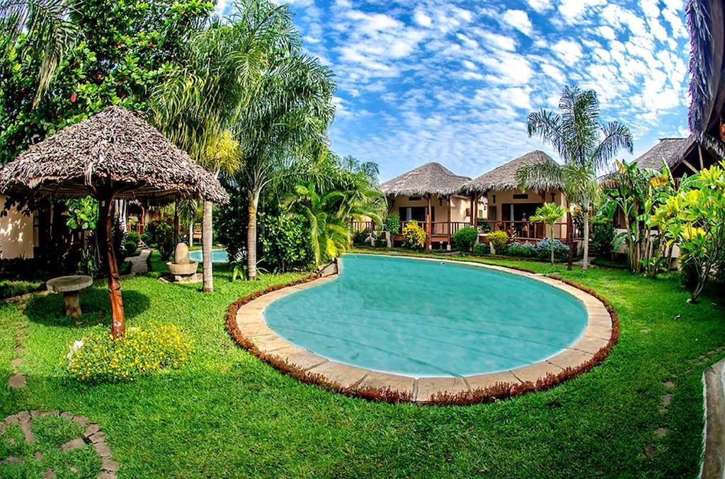 Le Zahir Lodge Ambatoloaka  Buitenkant foto