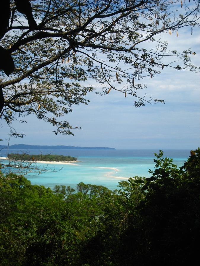 Le Zahir Lodge Ambatoloaka  Buitenkant foto