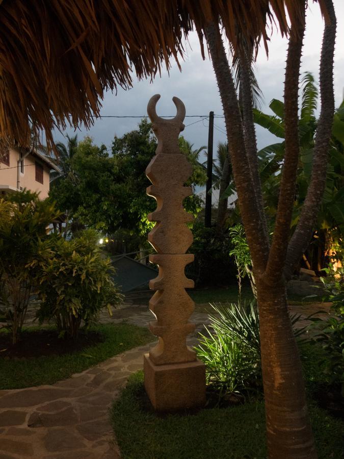 Le Zahir Lodge Ambatoloaka  Buitenkant foto