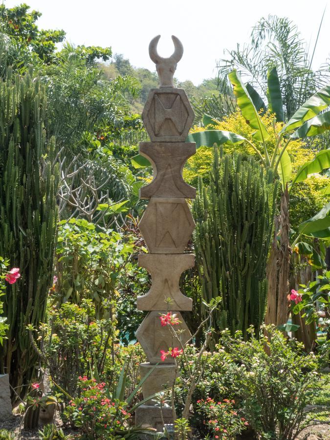 Le Zahir Lodge Ambatoloaka  Buitenkant foto